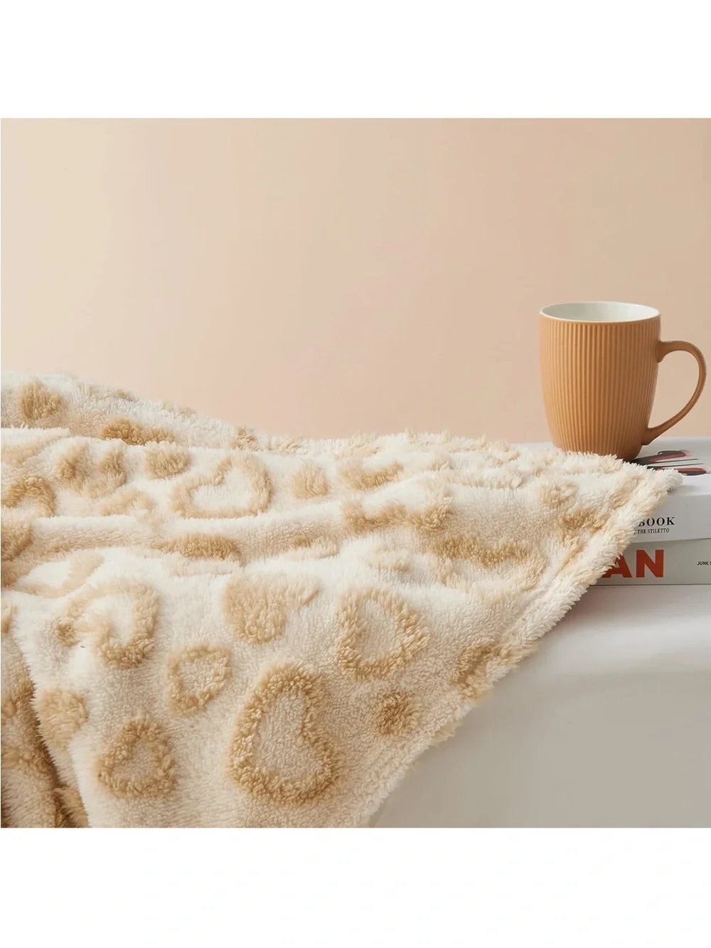 Plush Textured Heart Pattern Throw Blanket